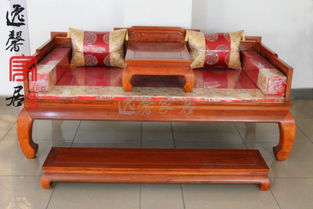 東陽(yáng)木雕之韻 花梨木羅漢床三件套，浮雕山水間的藝術(shù)棲居